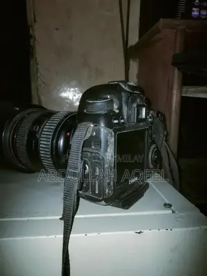 Canon 6D Full Frame DSLR Camera with 24-70mm Professional Lens