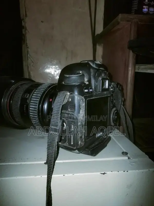 Canon 6D Full Frame DSLR Camera with 24-70mm Professional Lens