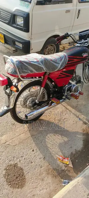 CD 70 Motorcycle - Classic and Well-Maintained Bike