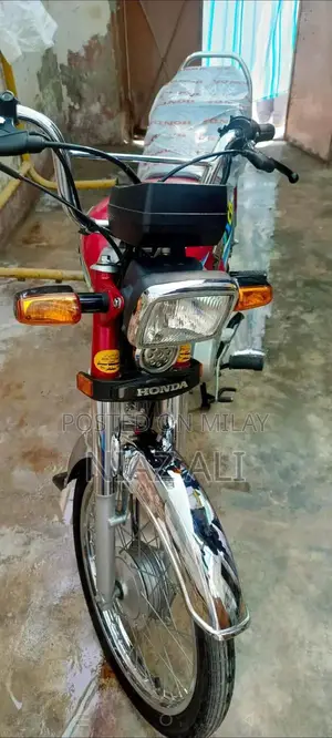 CD 70 Motorcycle - Classic and Well-Maintained Bike