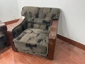 5-Seater Living Room Sofa - Comfortable & Stylish Design