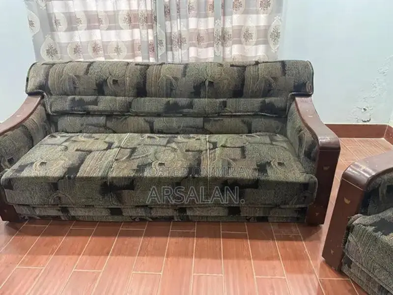 5-Seater Living Room Sofa - Comfortable & Stylish Design