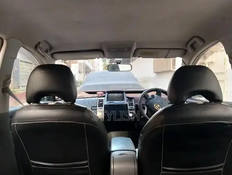 2010 Toyota Prius Hybrid, Low Mileage, Original Condition, AC, Clean H