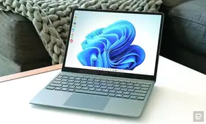 Microsoft Surface Go2 Touchscreen Laptop - 11th Gen i5