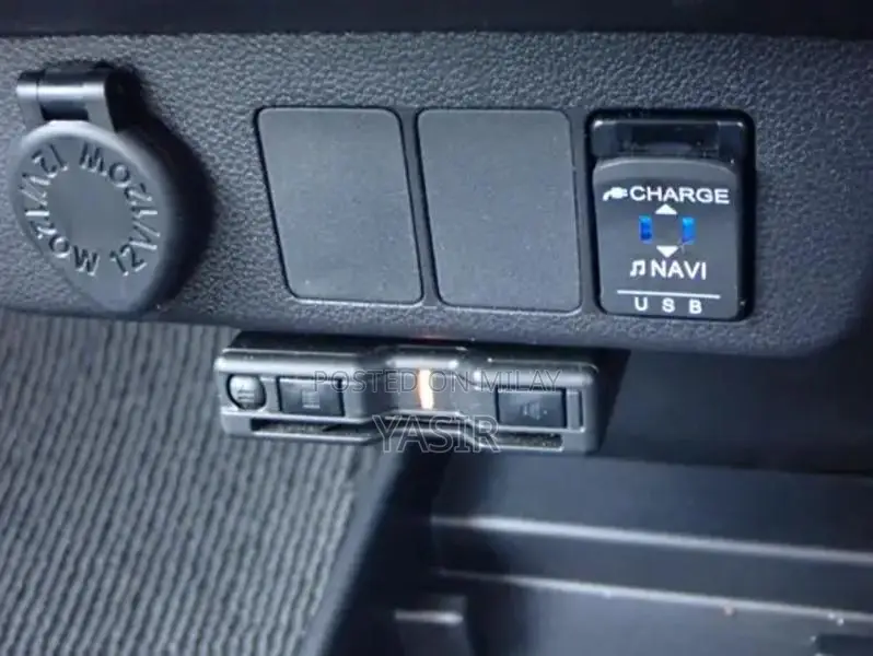 Mira Eis 2022 Imported Sedan - Low Mileage Silver Vehicle