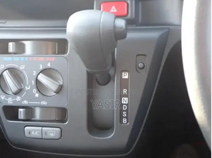 Mira Eis 2022 Imported Sedan - Low Mileage Silver Vehicle