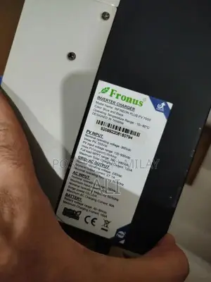 Fronus 7 kW Solar Inverter with 4 Phoenix TX2500 Batteries