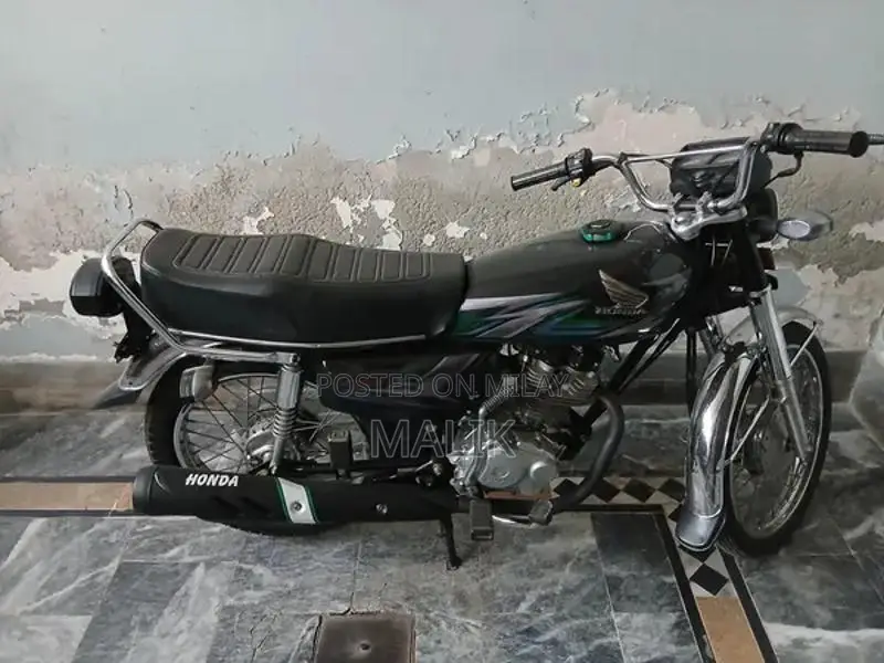 Honda CG 125 Motorcycle - Black Edition 2022/2023 Model