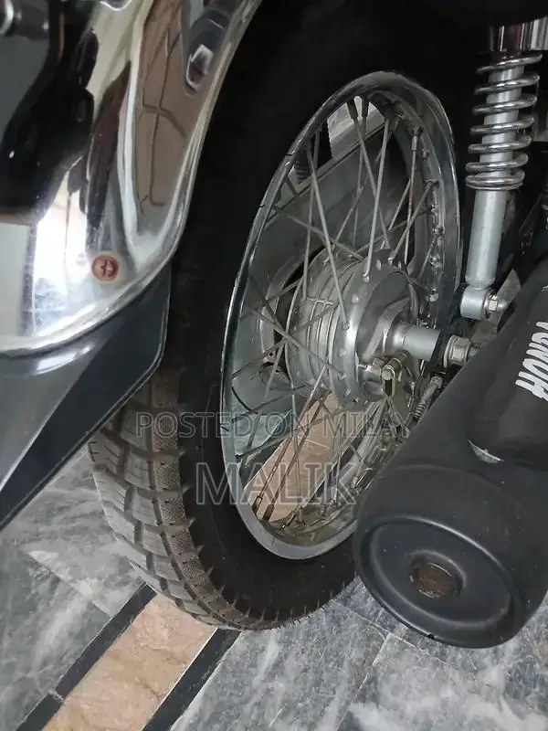 Honda CG 125 Motorcycle - Black Edition 2022/2023 Model