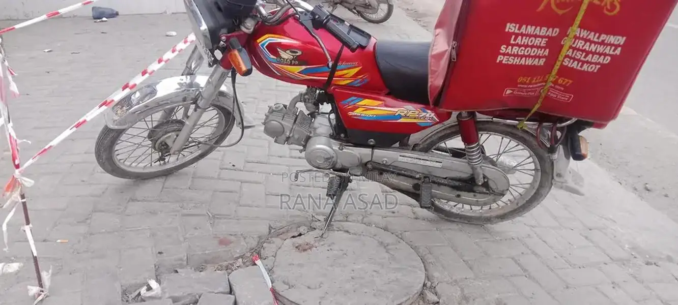 Road Prince 70cc Motorcycle - Lush Condition Urban Commuter