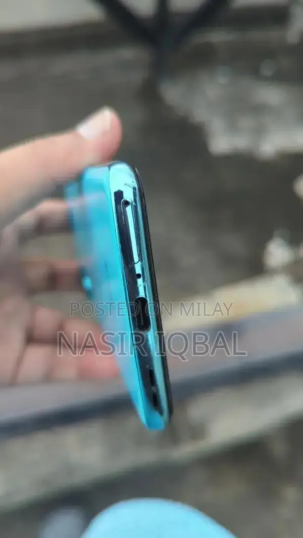 OnePlus Nord 8GB RAM Dual SIM Smartphone with Snapdragon 765G