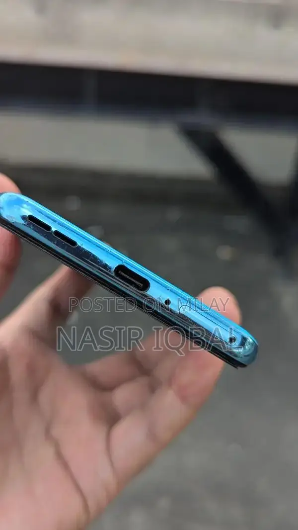 OnePlus Nord 8GB RAM Dual SIM Smartphone with Snapdragon 765G