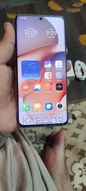 Ultra High-Performance Dual SIM Flagship Smartphone