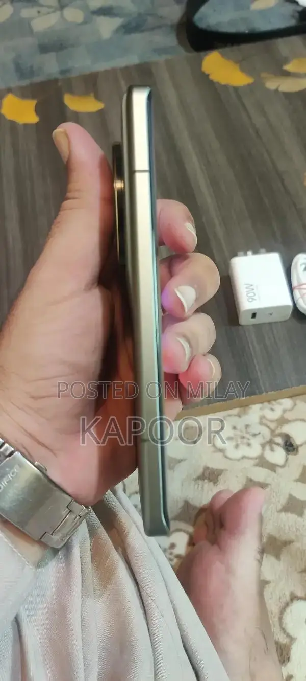 Ultra High-Performance Dual SIM Flagship Smartphone