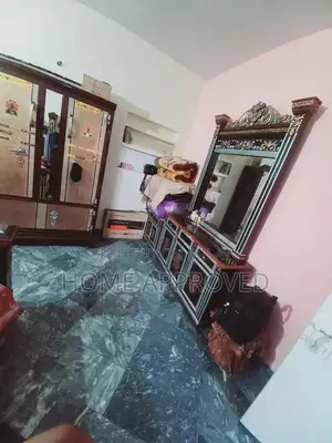 Black Wooden Bedroom Furniture Set with Bed, Dresser, Showcase