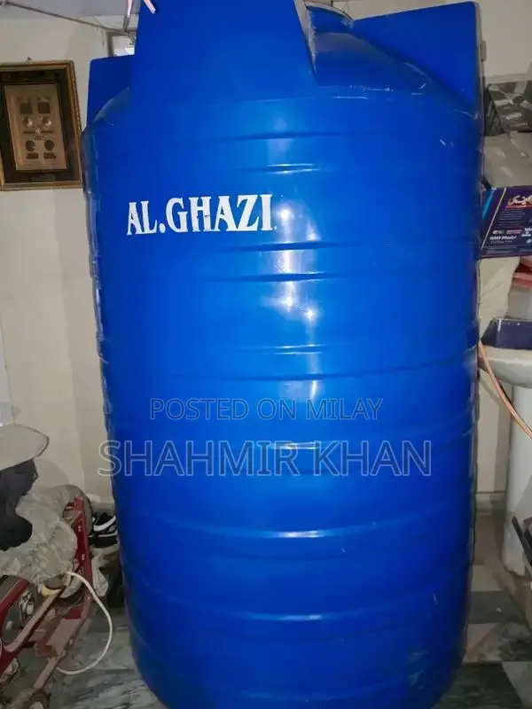 Water Storage Tank - Excellent Condition