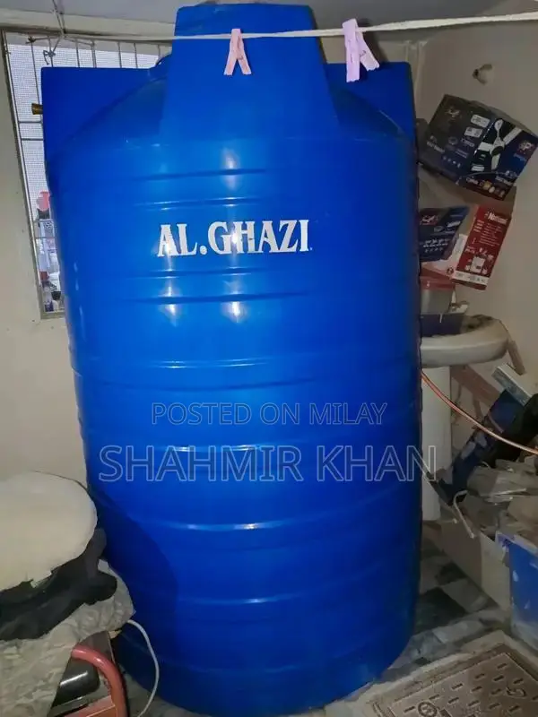 Water Storage Tank - Excellent Condition