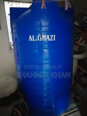 Water Storage Tank - Excellent Condition