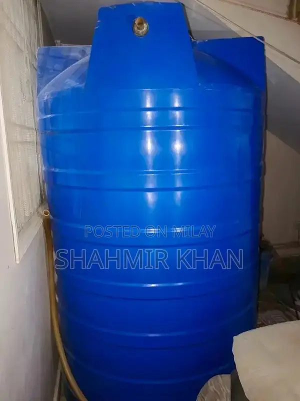 Water Storage Tank - Excellent Condition