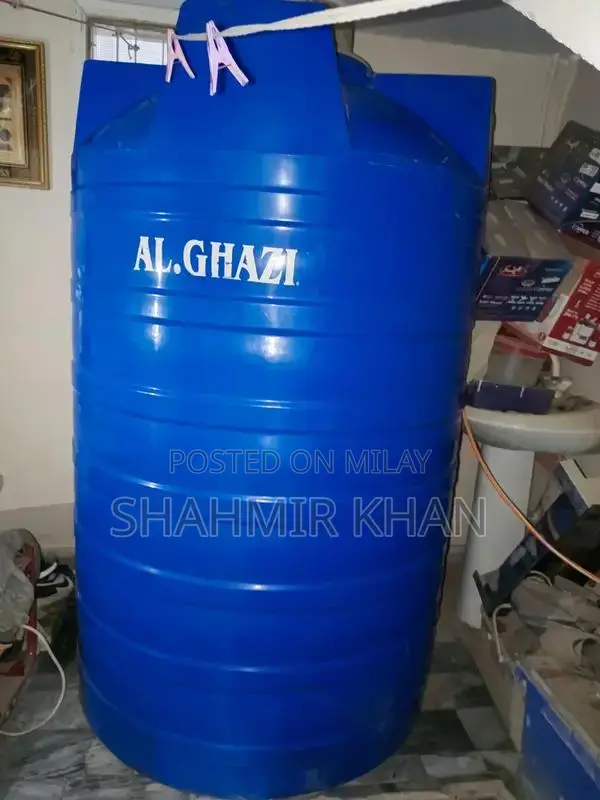 Water Storage Tank - Excellent Condition