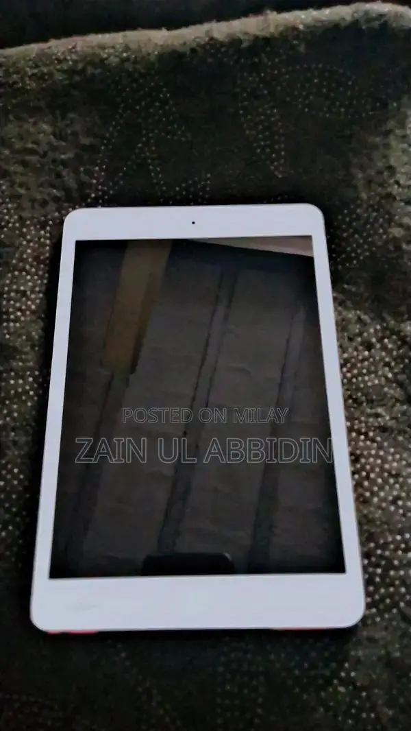 Apple iPad 4th Generation 16GB Wi-Fi Tablet