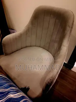 Modern 6 Seater Dining Table - Elegant Contemporary Design