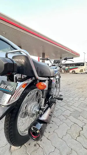 Honda CG 125 Black Motorcycle - Low Mileage Urban Commuter