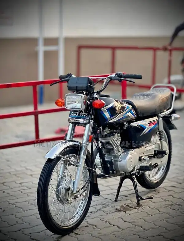 Honda CG 125 Black Motorcycle - Low Mileage Urban Commuter