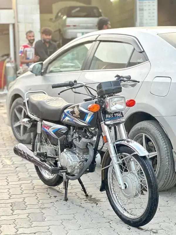 Honda CG 125 Black Motorcycle - Low Mileage Urban Commuter