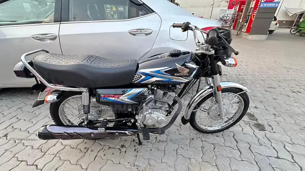 Honda CG 125 Black Motorcycle - Low Mileage Urban Commuter