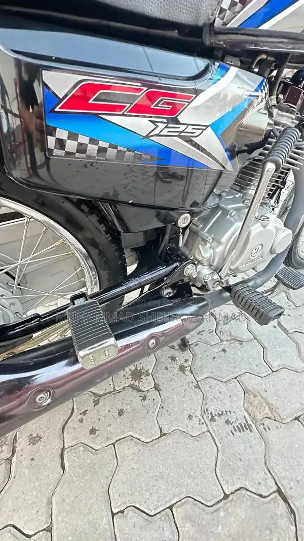Honda CG 125 Black Motorcycle - Low Mileage Urban Commuter