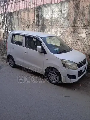 Suzuki WagonR VXL Compact Hatchback with Alloy Rims