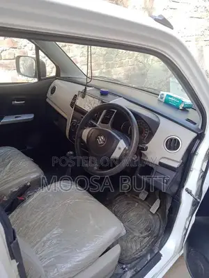 Suzuki WagonR VXL Compact Hatchback with Alloy Rims