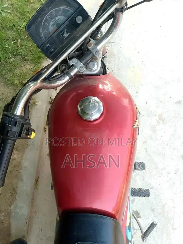 Honda CD 70 Motorcycle - Well-Maintained Bike