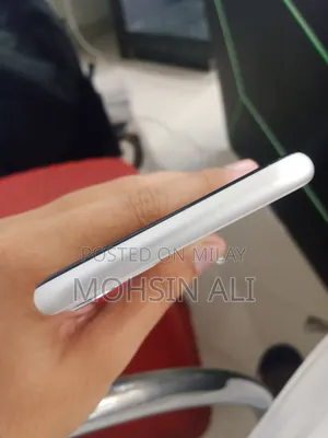 Apple iPhone 11 64 GB White