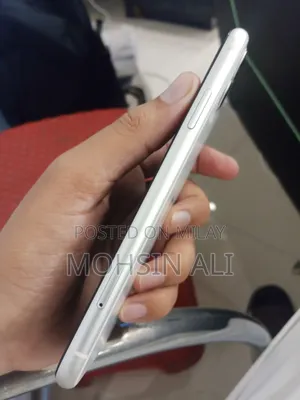 Apple iPhone 11 64 GB White