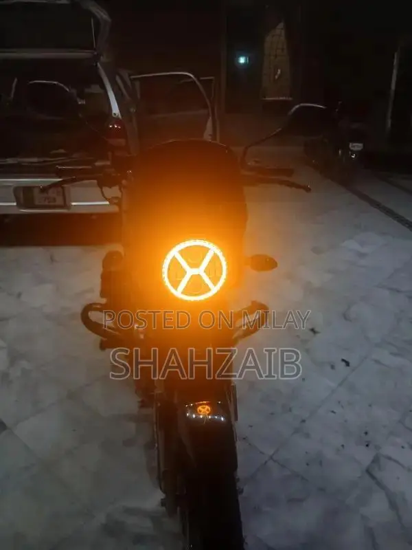 Yamaha 125cc Motorcycle in Excellent Riding Condition