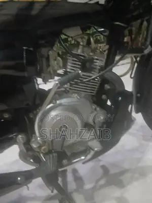 Yamaha 125cc Motorcycle in Excellent Riding Condition