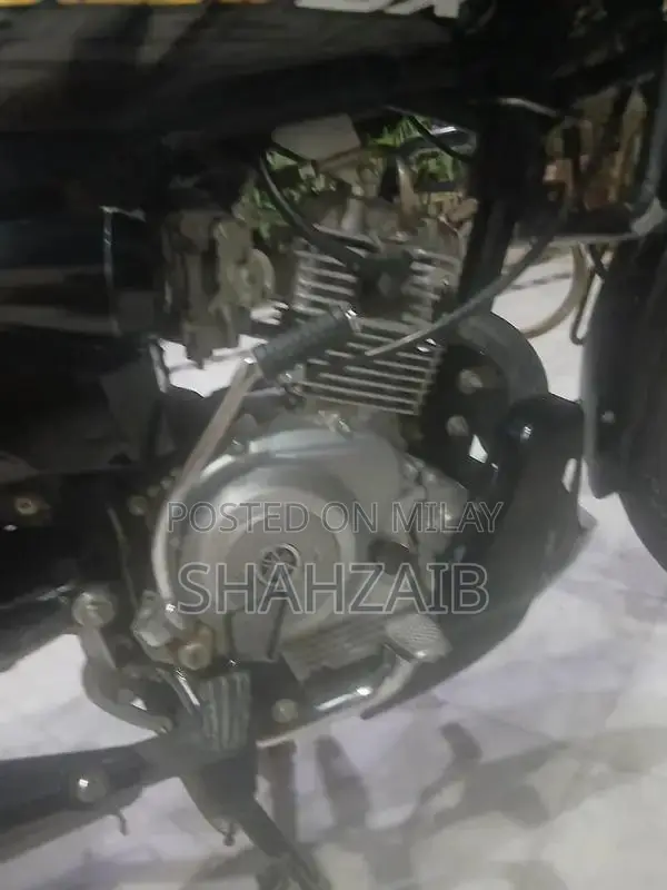 Yamaha 125cc Motorcycle in Excellent Riding Condition