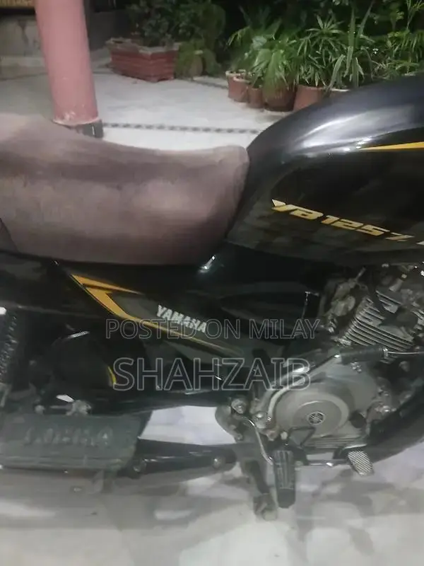 Yamaha 125cc Motorcycle in Excellent Riding Condition