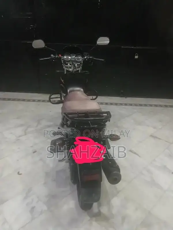 Yamaha 125cc Motorcycle in Excellent Riding Condition