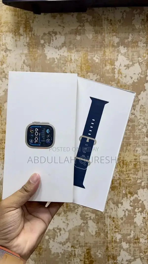 Apple Watch Ultra 2 - 49mm Titanium GPS + Cellular Smartwatch