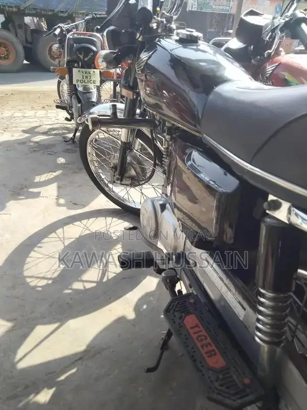 Honda CG125 Single Cylinder Motorcycle Engine