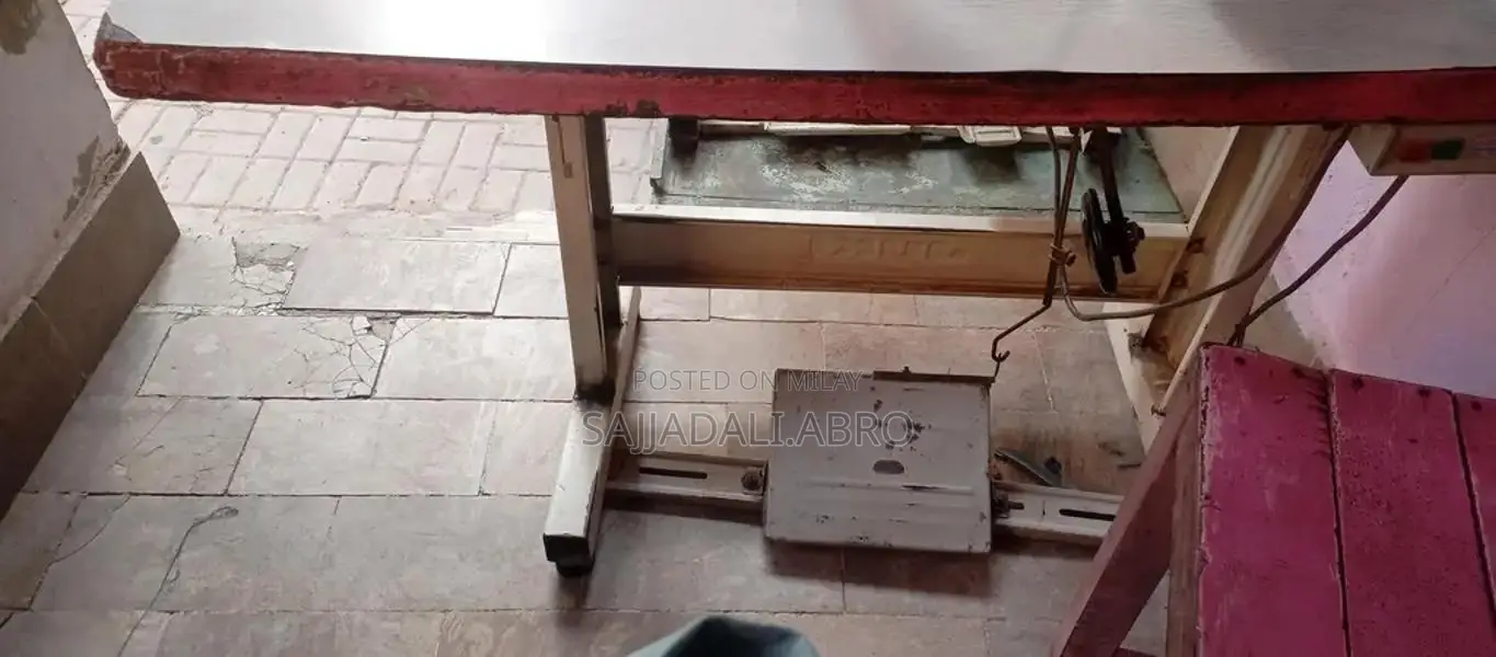 Juki DDL-5550-6 Industrial Sewing Machine from Japan