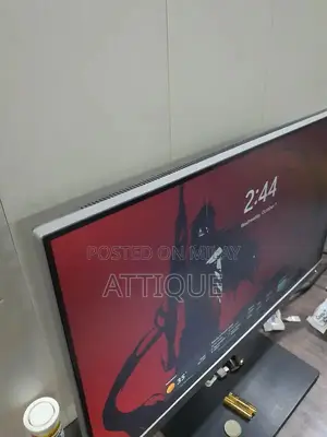 Photo - HP Borderless 1080p LCD Display, 10/10 perfect condition