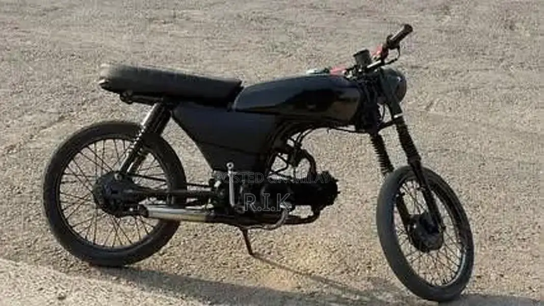 CD 70 Cafe Racer Motorcycle - Classic Vintage Design