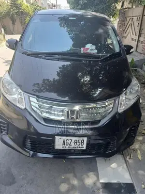 Photo - Family Car 2012-2013 Model with Android System and Alloy Rims