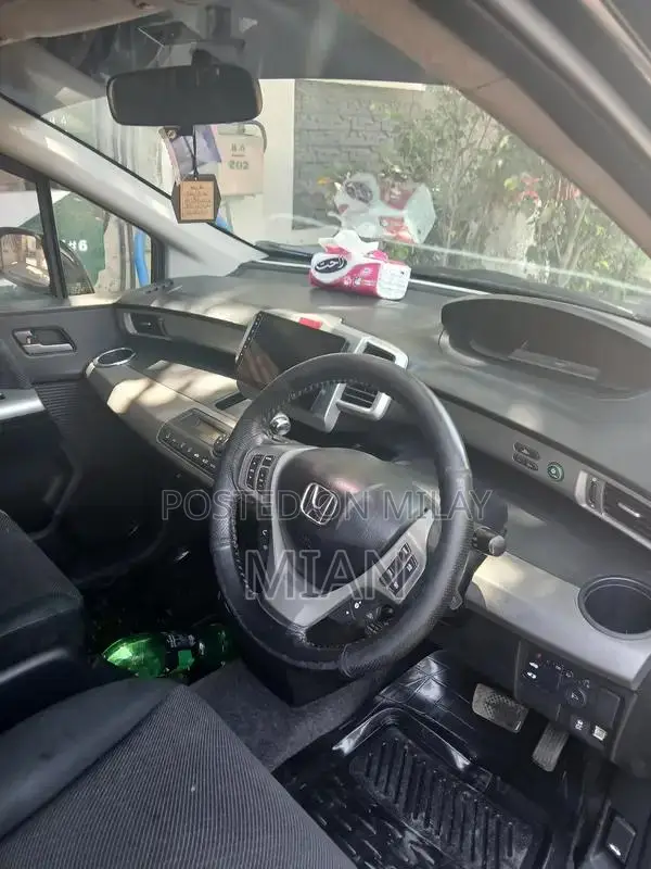 Family Car 2012-2013 Model with Android System and Alloy Rims