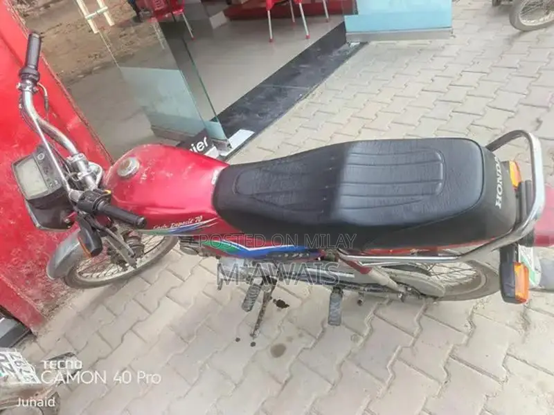 Honda 70cc Motorcycle - Well-Maintained Condition