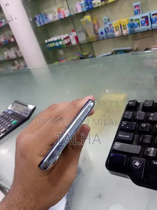 Oppo F15 Smartphone with Large Storage and Good Condition